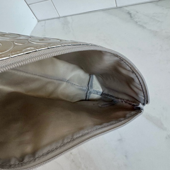 Clinique Silver Metallic Cosmetic Bag • Travel Makeup Case • Toiletry Pouch - Picture 3 of 4